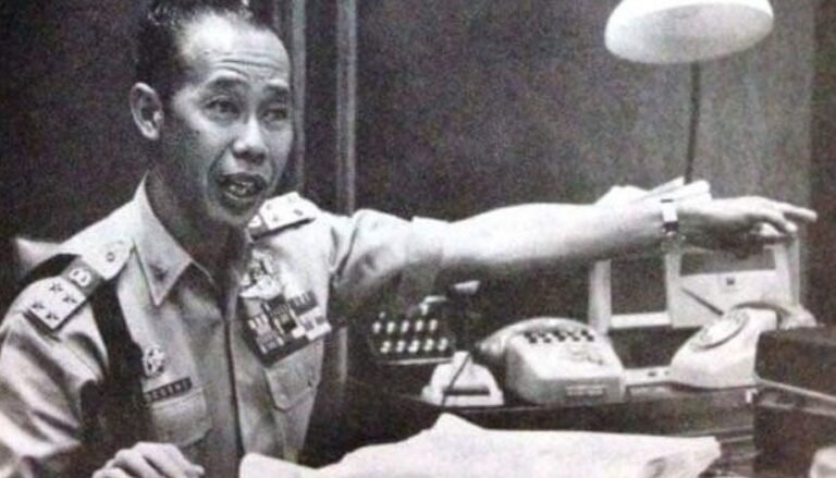 Jenderal Polisi (Purn.) Hoegeng Iman Santoso